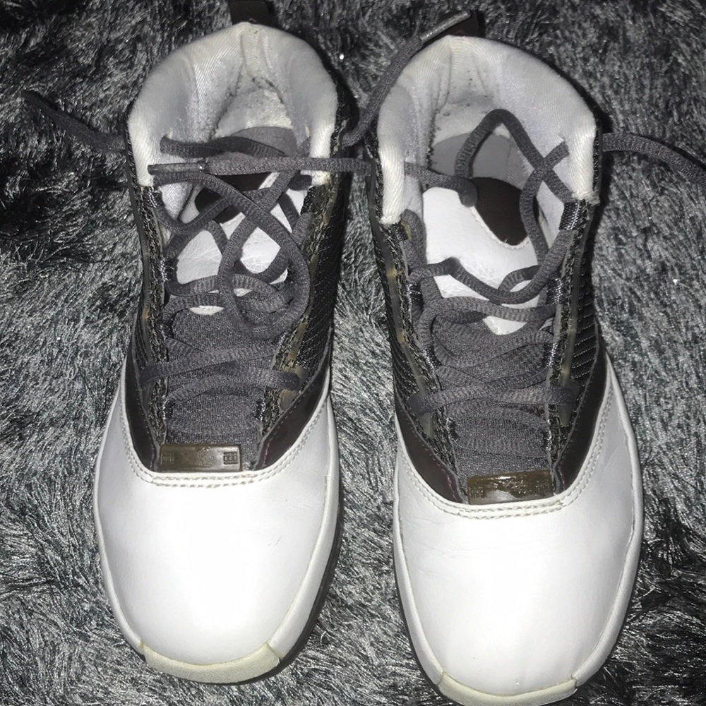 Air Jordan XVI